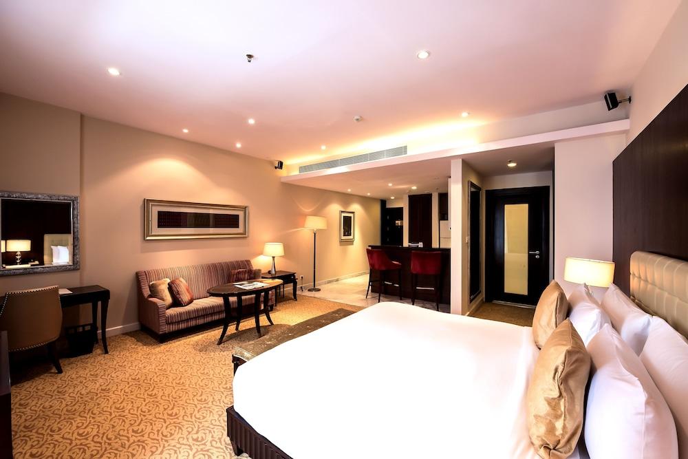 Oakwood Premier Prestige Bangalore Exterior photo